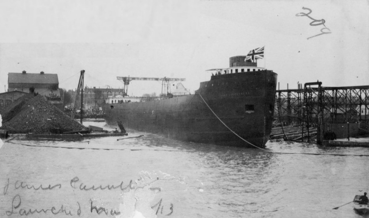 Cụ thể, khi đang lập bản đồ lòng hồ Huron bằng máy quay dưới nước, nhóm của ông Trotter phát hiện "một thân tàu khổng lồ xuất hiện trên màn hình". Ảnh: Public domain.