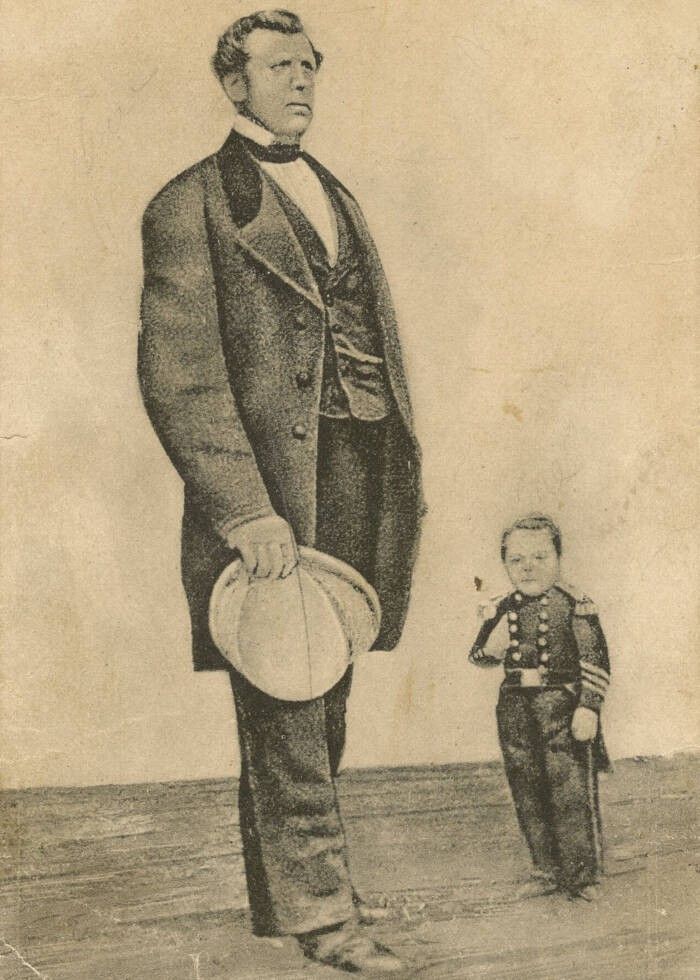 Với chiều cao khủng, MacAskill trở nên nổi bật, thu hút sự chú ý ở bất cứ nơi nào mà ông đến. Ông có chiều cao vượt trội một cách tự nhiên, thay vì mắc chứng khổng lồ hay có lượng hormone tăng trưởng bất thường. Ảnh: Public Domain.