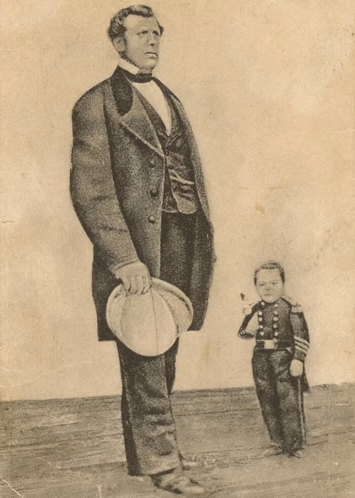 Với chiều cao khủng, MacAskill trở nên nổi bật, thu hút sự chú ý ở bất cứ nơi nào mà ông đến. Ông có chiều cao vượt trội một cách tự nhiên, thay vì mắc chứng khổng lồ hay có lượng hormone tăng trưởng bất thường. Ảnh: Public Domain.