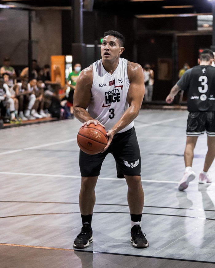 Nam cầu thủ khoe với mẹ được nhảy See Tình của Hoàng Thùy Linh ảnh 2 Nam cầu thủ khoe với mẹ được nhảy See Tình của Hoàng Thùy Linh ảnh 2