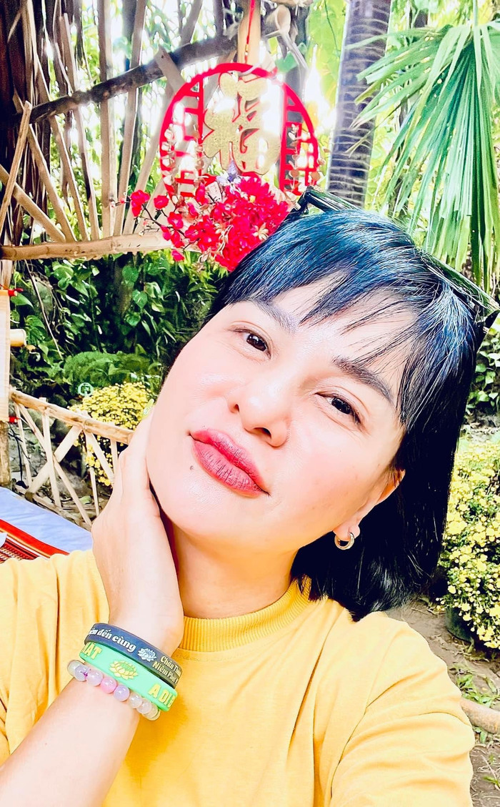 Bị chê kiểu tóc làm mặt đơ, Cát Phượng đáp trả cực gắt ảnh 1