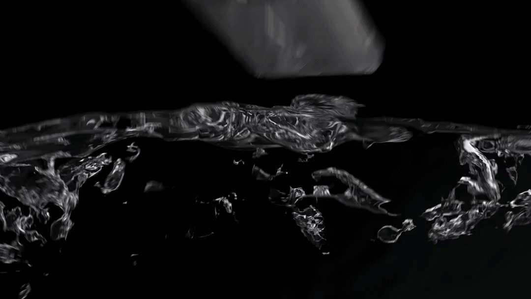 Hệ thống camera sau gồm cảm biến chính 50MP hỗ trợ chống rung quang học (OIS) và một camera hồng ngoại 64MP phục vụ chụp đêm hoặc quan sát trong điều kiện ánh sáng cực thấp. Hiện vẫn chưa rõ module camera tháo rời có sử dụng chung cảm biến chính này hay hoạt động như một camera độc lập hoàn toàn.