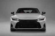Lexus IS 2026 tinh chỉnh thiết kế, cắt giảm động cơ, tăng giá bán