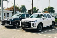SUV gầm cao tiền tỷ "xả hàng" cuối nă,: Hyundai, Ford giảm tới 200 triệu 