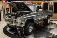 Tận thấy Chevrolet Silverado 1987 - chiếc xe bán tải nhiều người mơ ước