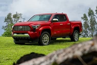 Mục sở thị Toyota Tacoma 2026 - bán tải hạng nặng từ 839 triệu đồng