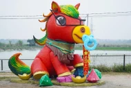 Linh vật ngựa đầu tiên Tết Bính Ngọ chính thức lộ diện