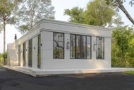 Bỏ phố về quê, cặp đôi xây nhà 96m2 như resort giữa rừng 