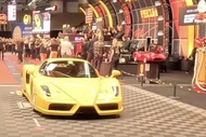 Ferrari Enzo tuổi đời 23 năm được "chốt hạ" với giá gần 430 tỷ đồng
