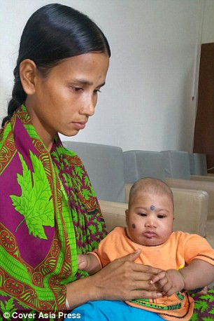 Anh Naranal, cha của cậu bé chia sẻ: "Tôi không thể tin vào câu chuyện của con trai mình có thể đi đến một kết thúc hạnh phúc như vậy. Tôi rất biết ơn các vị thần và các bác sĩ".