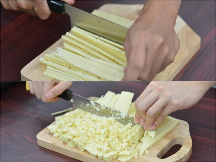 Bước 1: Xắt nhỏ bơ và socola trắng