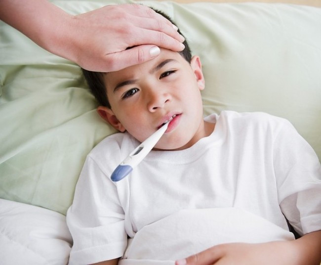 Sốt virus không quá nguy hiểm nhưng gây mệt mỏi kéo dài, sụt cân nhanh chóng. Bệnh nhân nên chú ý tăng cường vitamin C và bồi bổ chất dinh dưỡng để chóng khỏi bệnh.