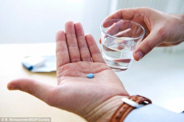 Thuốc Sildenafil hay còn gọi là Viagra hoặc Revatio được coi là thần dược đối với các quý ông bị rối loạn chức năng cương dương. Tuy nhiên, nghiên cứu mới đây cho thấy những người thường xuyên sử dụng loại thuốc này có nhiều nguy cơ mắc ung thư, đặc biệt là ung thư da.