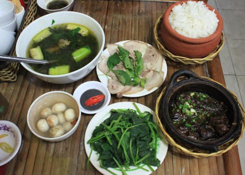 Khi cà chua, bạn có thể để tủ lạnh sẽ bảo quản được lâu hơn. Cà pháo muối rất hợp ăn với các món luộc và canh riêu cua ngày hè.
