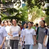 Sáng ngày 23/5, các thí sinh đã hoàn thành bài thi Ngữ văn chung của kỳ thi tuyển vào trường THPT Chuyên KHXHNV. Ảnh USSH