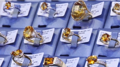 Giá vàng hôm nay 14/8: Tăng tiếp khi đồng USD suy yếu