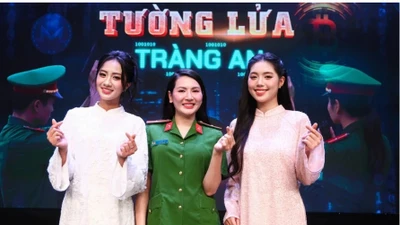 Nữ cảnh sát gây sốt với vai 'girl phố' đóng phim