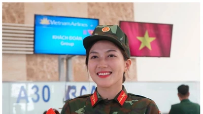 Chuyến bay đặc biệt đưa các nữ chiến sĩ trở về TP HCM sau khi hoàn thành nhiệm vụ A80