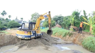 Bắt nhóm khai thác cát lậu trên sông Đồng Nai
