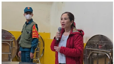 Tạm đình chỉ công tác hiệu trưởng trường tiểu học có thực phẩm bẩn