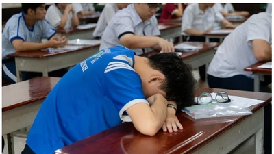 Một trường bất ngờ tăng điểm chuẩn sau khi đã công bố