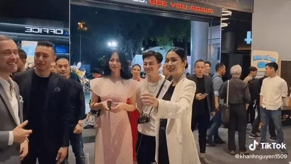 Bắt gặp Tăng Thanh Hà đưa con đi chơi, diện mạo mẹ bỉm ra sao? - Hình 4 Bat gap Tang Thanh Ha dua con di choi, dien mao me bim ra sao?-Hinh-4