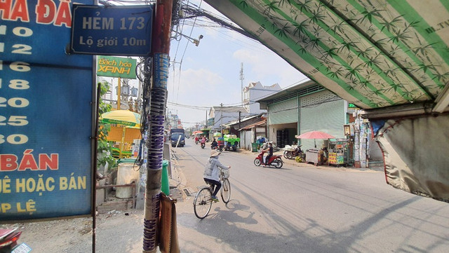 Băng cướp “choai choai” dọa đâm 2 cô gái trẻ để cướp xe tay ga - Hình 3 Bang cuop “choai choai” doa dam 2 co gai tre de cuop xe tay ga-Hinh-3