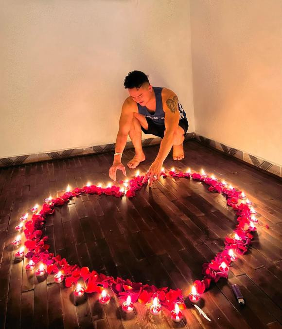 Cao Thái Sơn chuẩn bị không gian tỏ tình lãng mạn, bất ngờ nhân vật chính Cao Thai Son chuan bi khong gian to tinh lang man, bat ngo nhan vat chinh