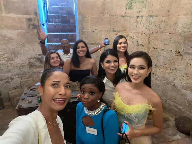 Miss World vào hồi kết, ngập tràn ảnh Đỗ Thị Hà đăng quang - Hình 6 Miss World vao hoi ket, ngap tran anh Do Thi Ha dang quang-Hinh-6