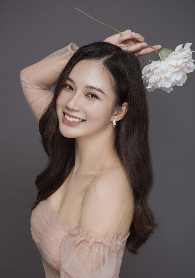 Nữ y tá Phố trong làng: Tôi phải mua 100% trang phục cho nhân vật - Hình 6 Nu y ta Pho trong lang: Toi phai mua 100% trang phuc cho nhan vat-Hinh-6