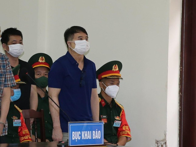 Cựu Chỉ huy trưởng Biên phòng Kiên Giang nói không quen biết 'trùm' buôn lậu xăng dầu Cuu Chi huy truong Bien phong Kien Giang noi khong quen biet 'trum' buon lau xang dau