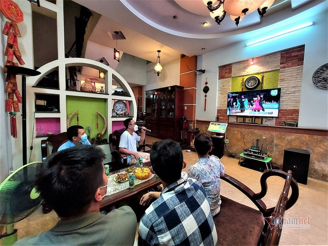 "Ship karaoke" về tận nhà, giải tỏa cơn thèm cho tín đồ "nghiện" hát - Hình 3 "Ship karaoke" về tận nhà, giải tỏa cơn thèm cho tín đồ "nghiện" hát ảnh 3