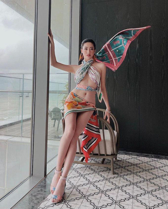 Thùy Tiên quấn khăn làm váy có 'bốc' như Lương Thùy Linh? - Hình 4 Thuy Tien quan khan lam vay co 'boc' nhu Luong Thuy Linh?-Hinh-4