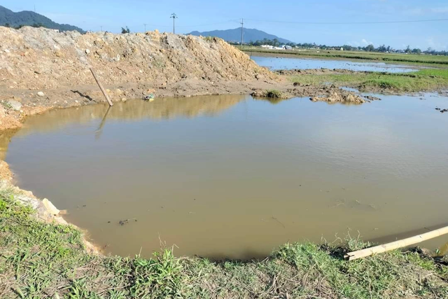 Vụ thai phụ tử vong dưới hố công trình ở Hà Tĩnh: Chính quyền nói gì? Vu thai phu tu vong duoi ho cong trinh o Ha Tinh: Chinh quyen noi gi?