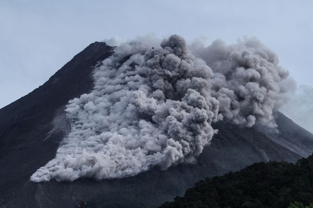 Indonesia ban hành cảnh báo cấp 3 khi núi lửa Marapi phun trào Indonesia ban hanh canh bao cap 3 khi nui lua Marapi phun trao