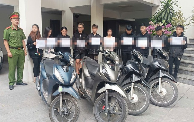 Xét xử 'nữ quái' đua xe, tông chết cô gái dừng chờ đèn đỏ - Hình 2 Xet xu 'nu quai' dua xe, tong chet co gai dung cho den do-Hinh-2