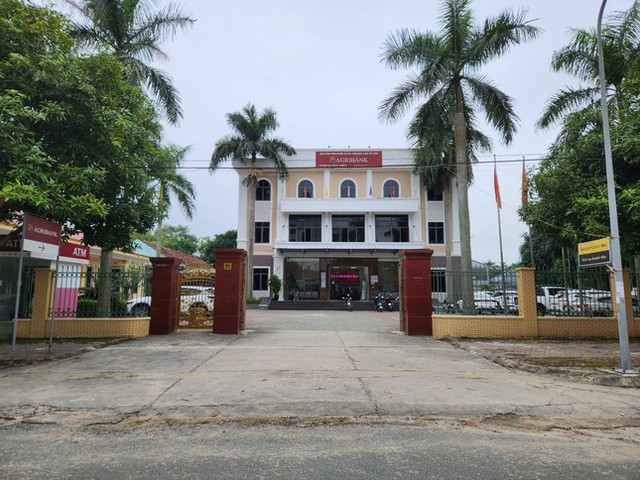 Vụ cướp ngân hàng ở Nghệ An: Bất ngờ với nhân thân nghi phạm - Hình 4 Vu cuop ngan hang o Nghe An: Bat ngo voi nhan than nghi pham-Hinh-4