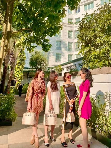 Lệ Quyên đáp trả khi mang túi10 tỷ nhưng bị nghi là hàng giả Le Quyen dap tra khi mang tui10 ty nhung bi nghi la hang gia