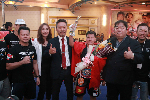 Võ sĩ Nguyễn Thị Thu Nhi giành đai WBO thế giới, lập chiến tích lịch sử Vo si Nguyen Thi Thu Nhi gianh dai WBO the gioi, lap chien tich lich su