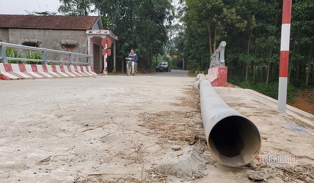 Chuyện chưa biết về 2 cây cầu Thủy Tiên từ thiện ở Thanh Chương - Hình 11 Chuyen chua biet ve 2 cay cau Thuy Tien tu thien o Thanh Chuong-Hinh-11