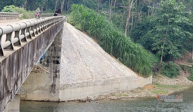 Chuyện chưa biết về 2 cây cầu Thủy Tiên từ thiện ở Thanh Chương - Hình 15 Chuyen chua biet ve 2 cay cau Thuy Tien tu thien o Thanh Chuong-Hinh-15