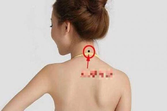 Nốt ruồi ở những vị trí tốt lành, được quý nhân phù hộ - Hình 4 Not ruoi o nhung vi tri tot lanh, duoc quy nhan phu ho-Hinh-4