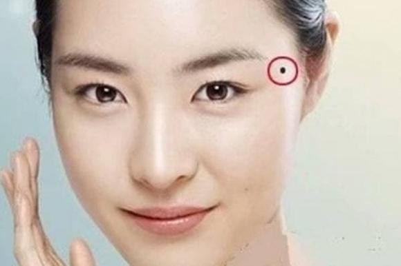 Nốt ruồi ở những vị trí tốt lành, được quý nhân phù hộ - Hình 3 Not ruoi o nhung vi tri tot lanh, duoc quy nhan phu ho-Hinh-3