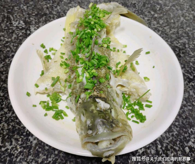 Để món cá vược hấp thơm ngon, đừng cho 2 loại gia vị này - Hình 4 De mon ca vuoc hap thom ngon, dung cho 2 loai gia vi nay-Hinh-4