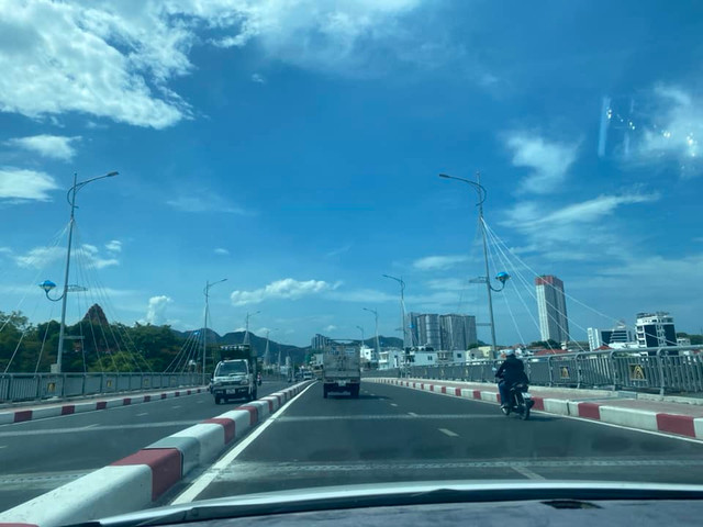 Bà mẹ lái xe 2.240 km đưa con trai du lịch xuyên Việt - Hình 3 Ba me lai xe 2.240 km dua con trai du lich xuyen Viet-Hinh-3