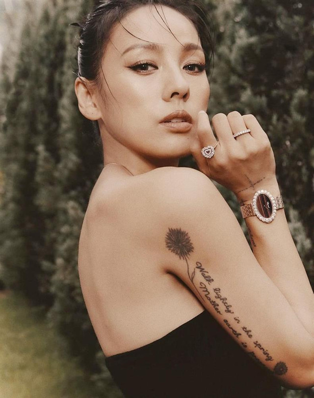 'Nữ hoàng gợi cảm' của showbiz rời bỏ sự nghiệp về quê làm nông 'Nu hoang goi cam' cua showbiz roi bo su nghiep ve que lam nong