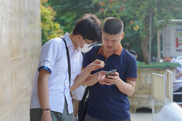 Điểm chuẩn vào lớp 10 Trường THPT Chuyên Khoa học Tự nhiên Diem chuan vao lop 10 Truong THPT Chuyen Khoa hoc Tu nhien