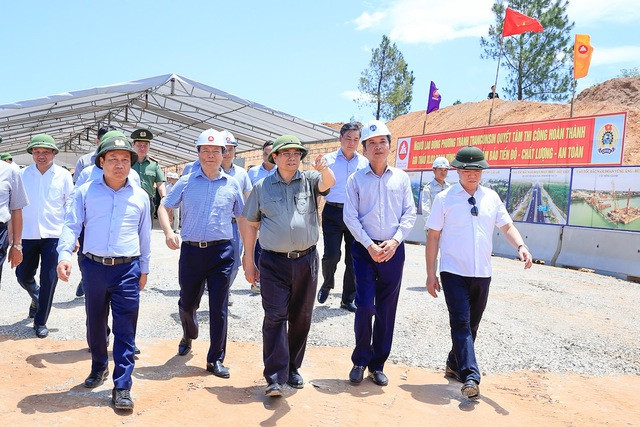 Phấn đấu thông xe 3 dự án cao tốc Bắc-Nam vào dịp 30/4/2025 Phan dau thong xe 3 du an cao toc Bac-Nam vao dip 30/4/2025