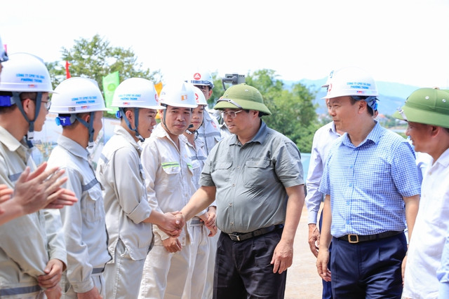 Phấn đấu thông xe 3 dự án cao tốc Bắc-Nam vào dịp 30/4/2025 - Hình 4 Phan dau thong xe 3 du an cao toc Bac-Nam vao dip 30/4/2025-Hinh-4
