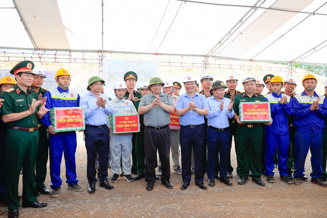 Phấn đấu thông xe 3 dự án cao tốc Bắc-Nam vào dịp 30/4/2025 - Hình 5 Phan dau thong xe 3 du an cao toc Bac-Nam vao dip 30/4/2025-Hinh-5